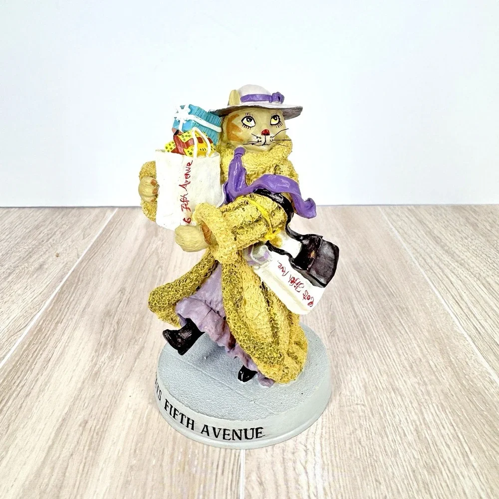 Cat Hall of Fame 241 Cats Fifth Avenue Ertl Figurine 1998 NOB w Box
